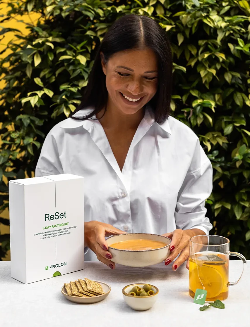L'unico kit nutrizionale da 1 giorno scientificamente testato che mantiene il tuo corpo in uno stato di digiuno, aiutandoti a prenderti il tempo per resettarti e ricaricarti